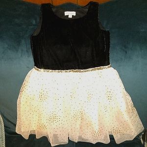 Little girl's party dress